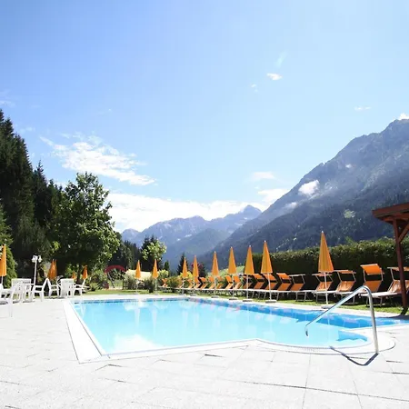 Appealing In With Ski-storage